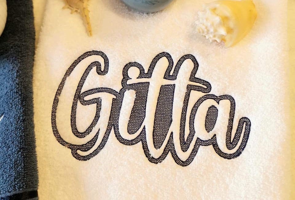 Bild 1 von Gitta embossed 13x18 Stickdatei Stickmuster fertiger Name